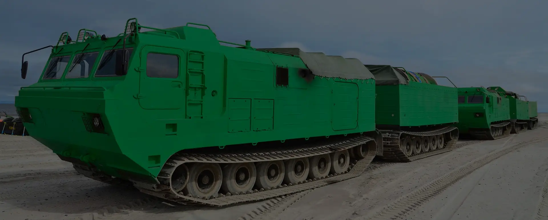 Услуги перевозки вездеходов и воинских грузов под ключ в городе Киров (Приволжский округ - Кировская область) по всей России и странам СНГ.